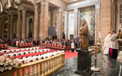 «Alguien que no es transparente, que miente, no sirve para el sacerdocio».