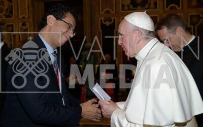 El Papa conoce a Cris Gaztelu