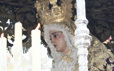 El torero Morante dona una saya a la Virgen