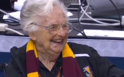 Sister Jean Dolores, a sus 99 años acompaña espiritualmete al Loyola Chicago de baloncesto