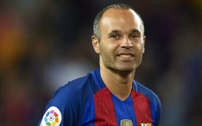 Iniesta dedica su camiseta: «Para el Papa Francisco con mucho cariño»